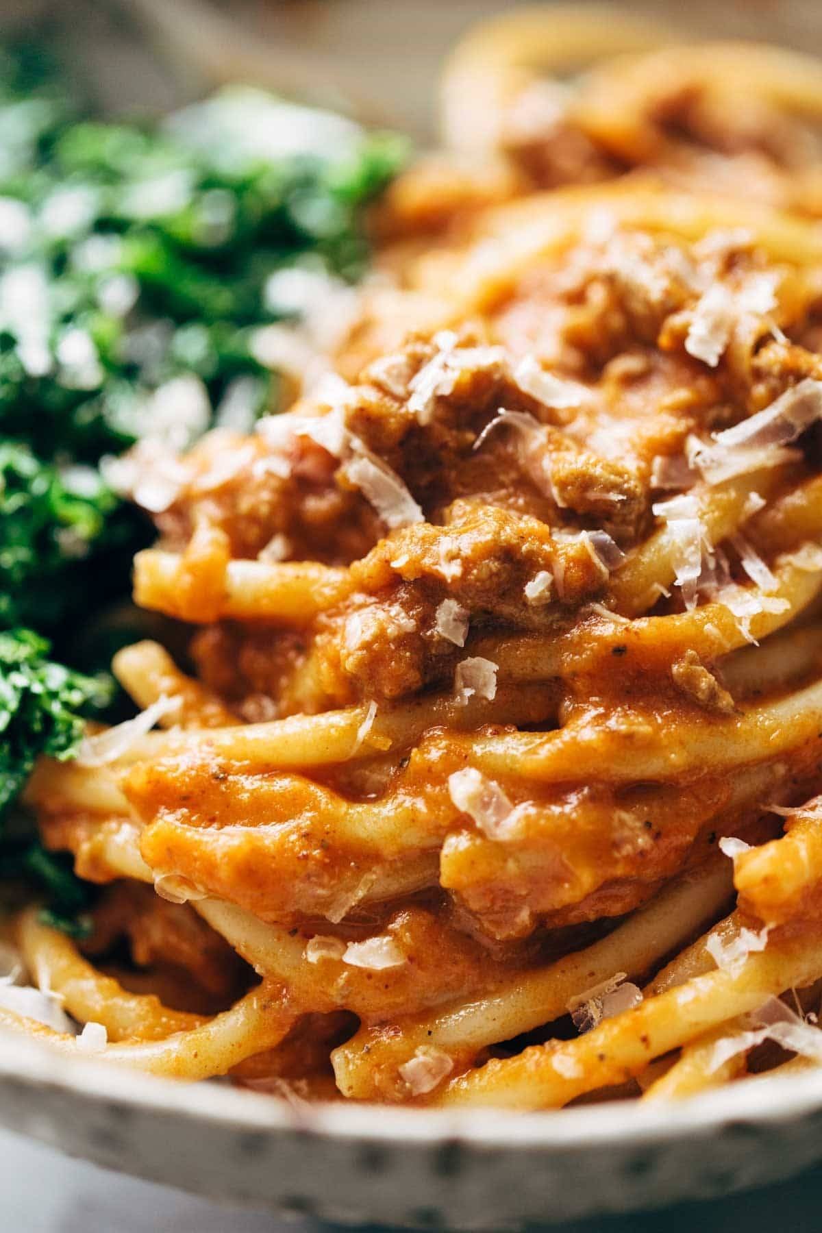 Creamy Pumpkin Spaghetti with Garlic Kale - this is the most crazy good combination! Spicy turkey, creamy pumpkin sauce, and pasta! | pinchofyum.com Creamy Pumpkin Spaghetti with Garlic Kale - this is the most crazy good combination! Spicy turkey, creamy pumpkin sauce, and pasta! | pinchofyum.com